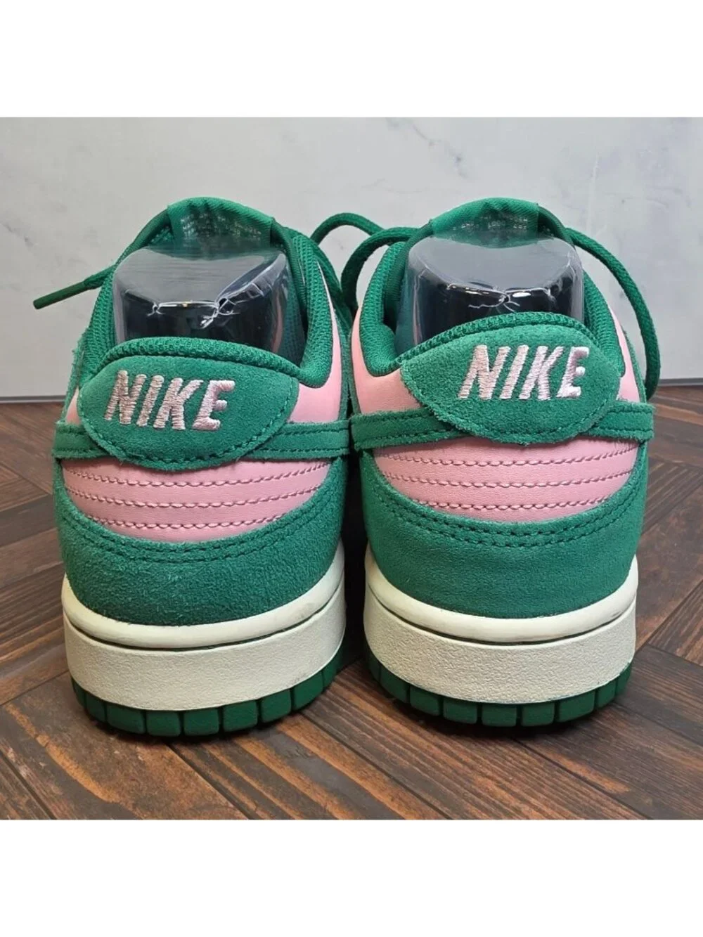 Nike Dunk Low Retro SE Mens 9 Medium Soft Pink Malachite Green FZ0549-600 Suede